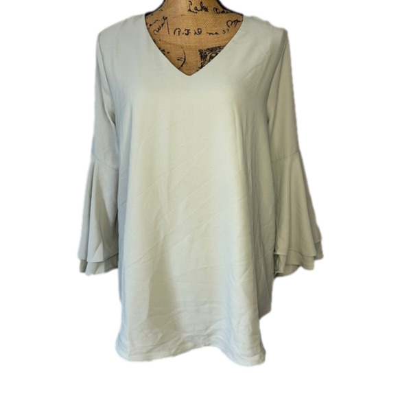 New Women's Layered Bell Sleeve Blouse Sage Green Top size Large Zenana - Picture 2 of 6